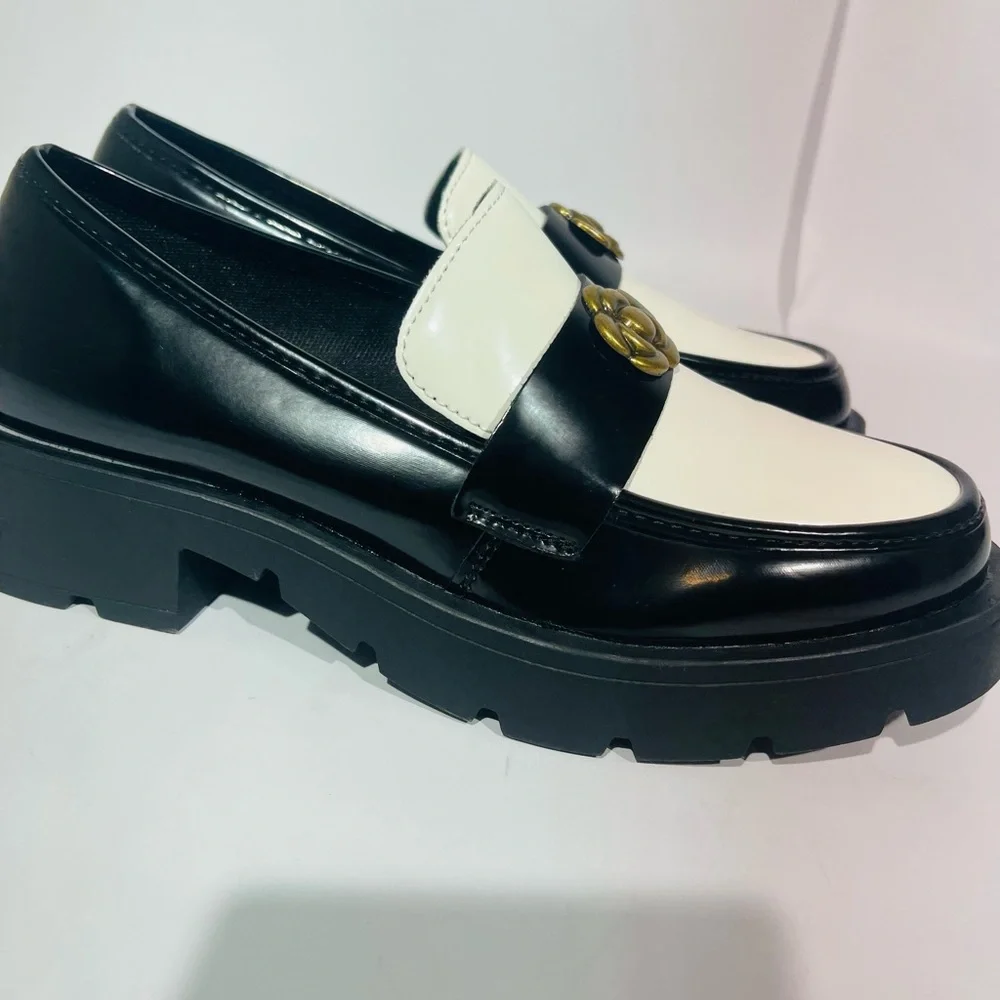 Elegant Black and White Loafers - Picture 9 of 13